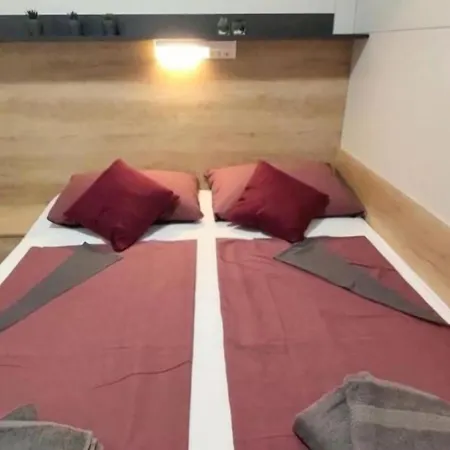 Mobilhome Maja 펜션 피로바츠